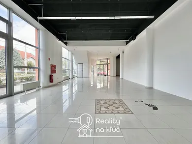Komerčné priestory na prenájom, Nové Zámky · €840