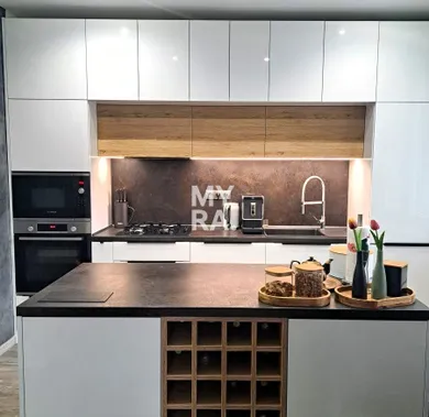 Квартиры на продажу, 3-комнатные, Košice-Sever · €265 000