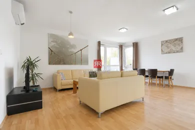 Mieszkania na wynajem, 2-pokojowe, Bratislava-Vrakuňa · €690
