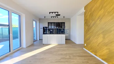 Na prenájom 4-izbový byt, 128 m², Bratislava-Jarovce, Krištáľová