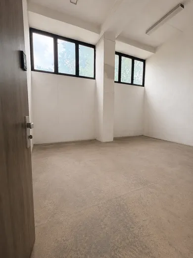 Na prenájom objekt, 26 m², Bratislava-Rača, Na pántoch
