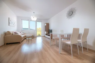 Byty na prenájom 2-izbový, Trenčín · €650