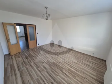 Na prenájom 3-izbový byt, 70 m², Čadca, Sídlisko Kýčerka