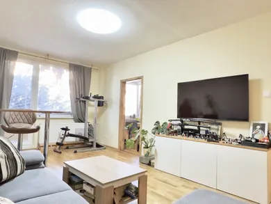 Na predaj 3-izbový byt, 69 m², Pezinok, Bystrická