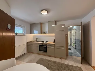 Квартиры в аренду, 2-комнатные, Senec · €720