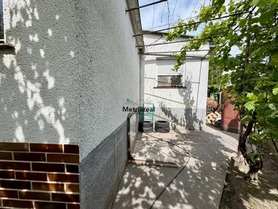 Na predaj dom v Bratislava-Podunajské Biskupice · €279 900 · Čiastočná rekonštrukcia