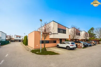 Domy na sprzedaż, 3-pokojowe, Ivanka pri Nitre · €279 900