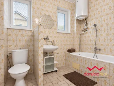 Na prenájom 3-izbový byt, 105 m², Komárno