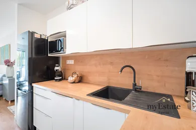 Na prenájom 2-izbový byt, 56 m², Bratislava-Ružinov, Mierová