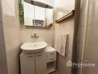 Na predaj 3-izbový byt, 79 m², Bratislava-Ružinov, Rovníková