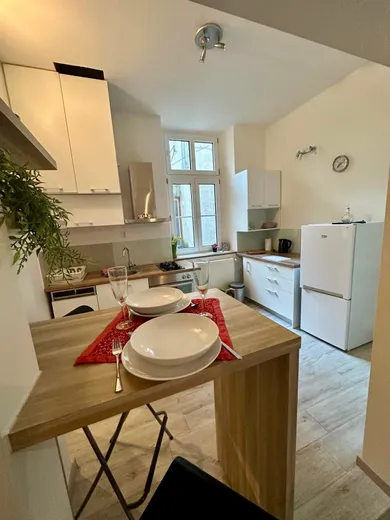 Byty na prenájom 2-izbový, Bratislava-Staré Mesto · €920