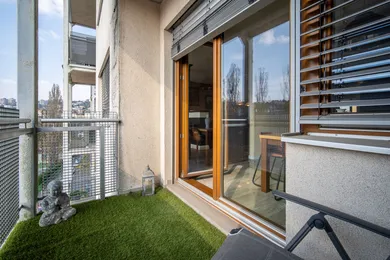Na prenájom 3-izbový byt, 98 m², Bratislava-Staré Mesto, Žabotova