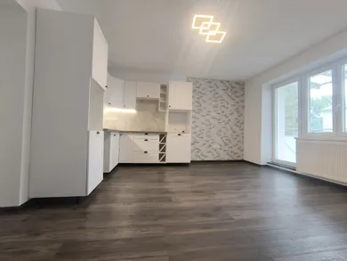 Mieszkania na sprzedaż, 3-pokojowe, Brezno · €139 900