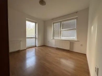 Na prenájom 2-izbový byt, 39 m², Pezinok, Silvánová
