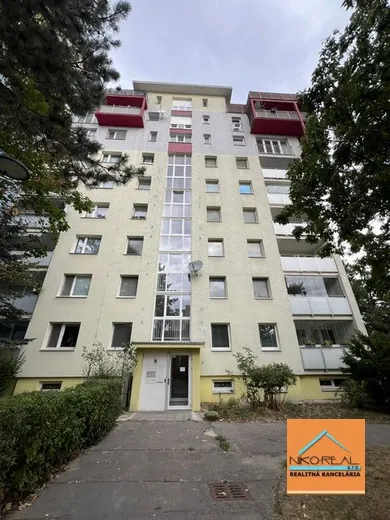 Apartments for sale, 4-room in Bratislava-Dúbravka · €308,900