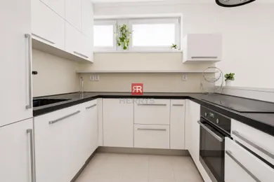 Квартиры в аренду, 3-комнатные, Bratislava-Ružinov · €1 350