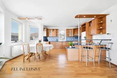 Na predaj 5-izbový dom, 180 m², Hviezdoslavov