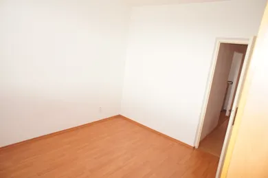 Na predaj 3-izbový byt, 64 m², Bratislava-Karlova Ves, Lackova