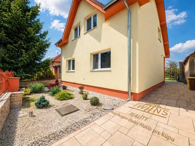 Domy na sprzedaż, 6-pokojowe, Hlohovec · €299 000