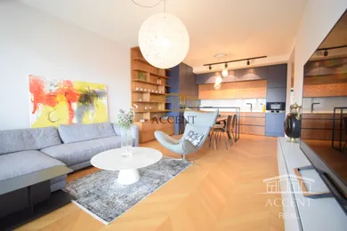 Na prenájom 4-izbový byt, 105 m², Bratislava-Staré Mesto, Mýtna