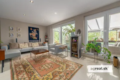 Eladó házak, 5-szobás, Bratislava-Staré Mesto · €998 000