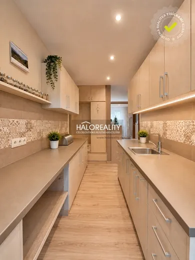 Na predaj 2-izbový byt, 47 m², Šahy, SNP