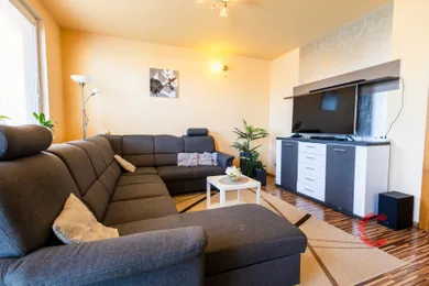 Na predaj 5-izbový dom, 280 m², Cífer