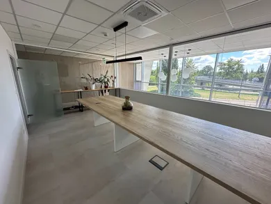 Na prenájom komerčné, 207 m², Bratislava-Nové Mesto