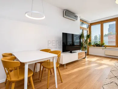 Na predaj 3-izbový byt, 83 m², Bratislava-Ružinov, Trenčianska