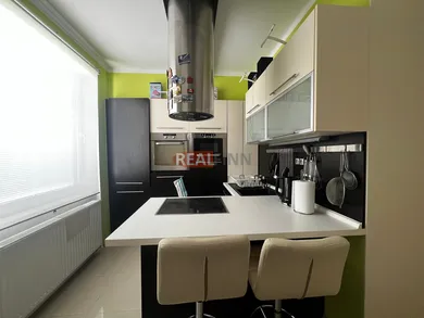 Na prenájom 3-izbový byt, 74 m², Nové Zámky