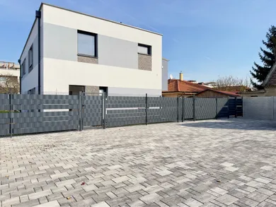 Na predaj 3-izbový byt, 101 m², Dunajská Lužná, Hlavná