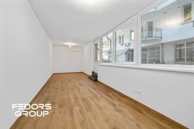 Na predaj 2-izbový byt, 84 m², Bratislava-Staré Mesto, Zámocká