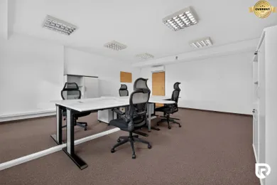 Na prenájom komerčné, 18 m², Trenčín, Brnianska