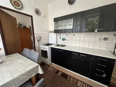 Na predaj 2-izbový byt, 49 m², Bratislava-Karlova Ves, Adámiho