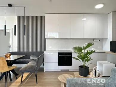Na predaj 2-izbový byt, 66 m², Bratislava-Nové Mesto, Rožňavská 1/B
