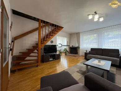 Na predaj 6-izbový dom, 250 m², Levice