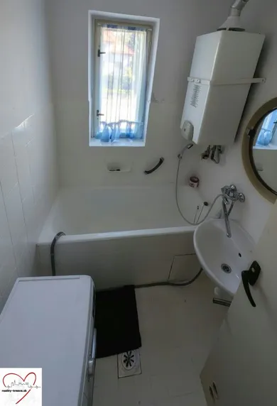 Na prenájom 3-izbový byt, 57 m², Trnava, Sladovnícka