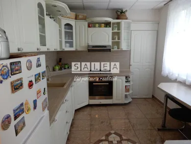 Mieszkania na sprzedaż, 3-pokojowe, Levice · €123 990