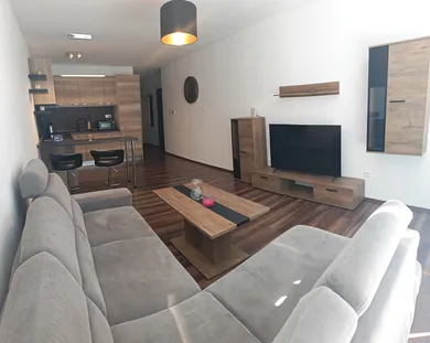 Na prenájom 2-izbový byt, 55 m², Rohožník, Senická