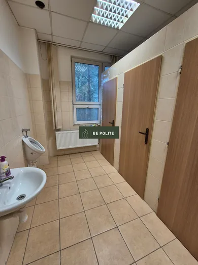 Na prenájom komerčné, 35 m², Levice