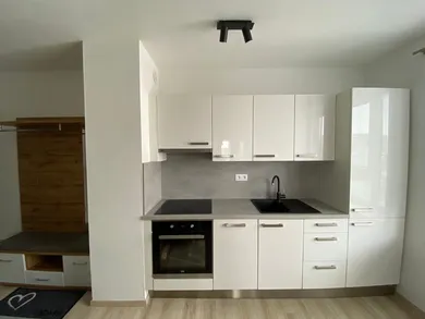 Na prenájom 2-izbový byt, 43 m², Galanta, Ulica Karola Duchoňa