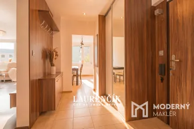Na predaj 3-izbový byt, 84 m², Trenčín, Žilinská