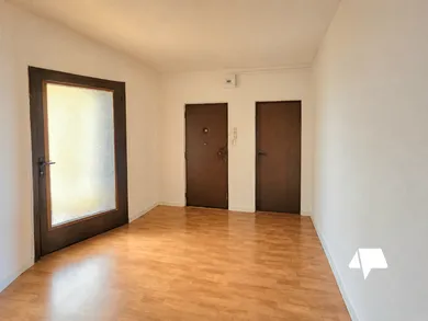 Na predaj 3-izbový byt, 60 m², Nitra, Trieda Andreja Hlinku