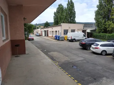 Na prenájom komerčné, 99 m², Bratislava-Rača, Púchovská