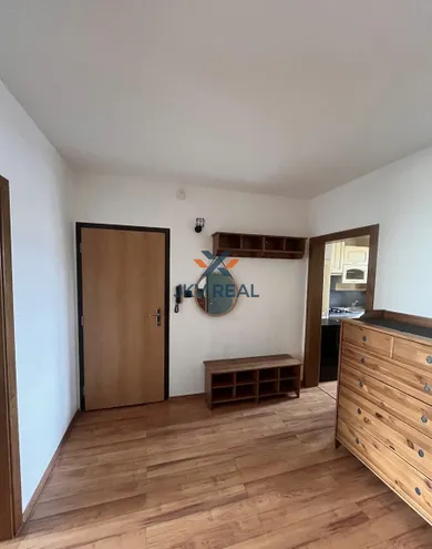 Kiadó lakások, 3-szobás, Banská Bystrica · €720