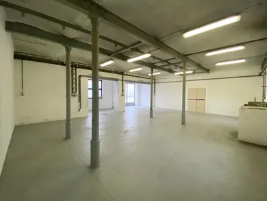 Коммерческие помещения в аренду, Galanta · €500