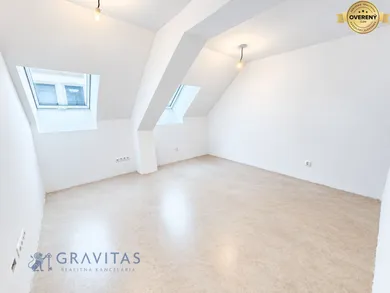 Na predaj 4-izbový byt, 89 m², Bratislava-Staré Mesto, Čajakova