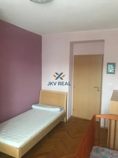 Na prenájom 3-izbový byt, 80 m², Poprad, Štefanikova