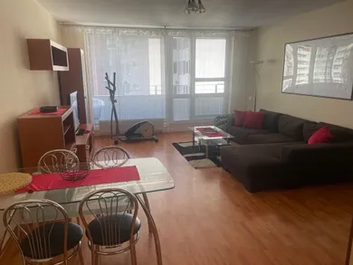 Квартиры в аренду, 3-комнатные, Bratislava-Nové Mesto · €700