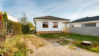 Na predaj dom, 104 m², Zavar